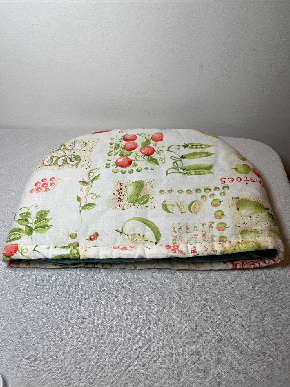 Kitchen Garden Printed Quilted Tea Cozy – Farmhouse Style Teapot Cover